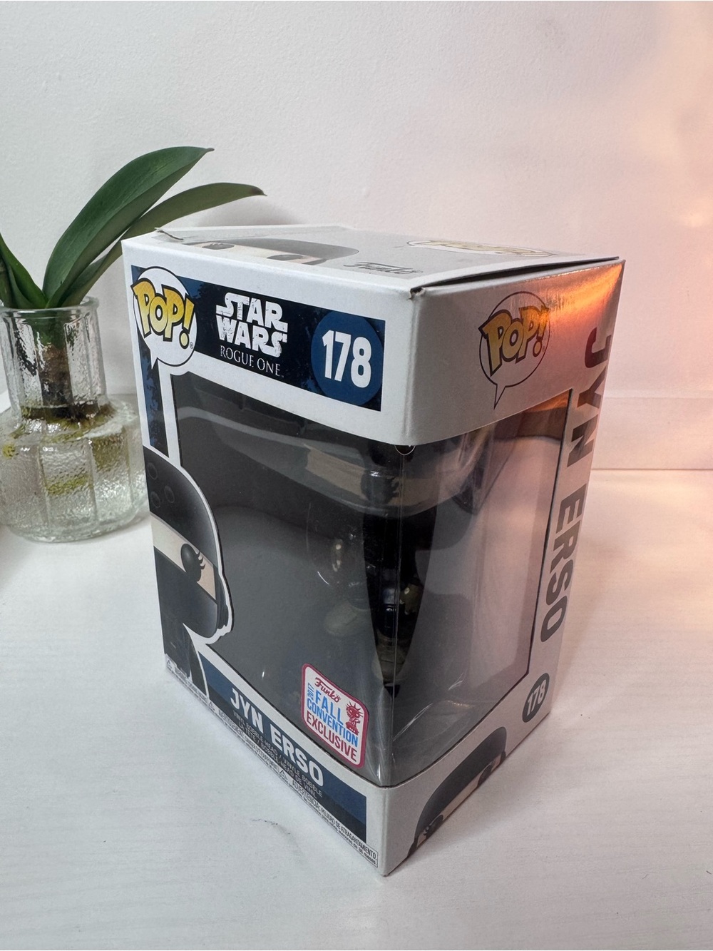 Funko Pop! Star Wars Jyn Erso #178 2017 NYCC exclusive - Picture 2 of 4